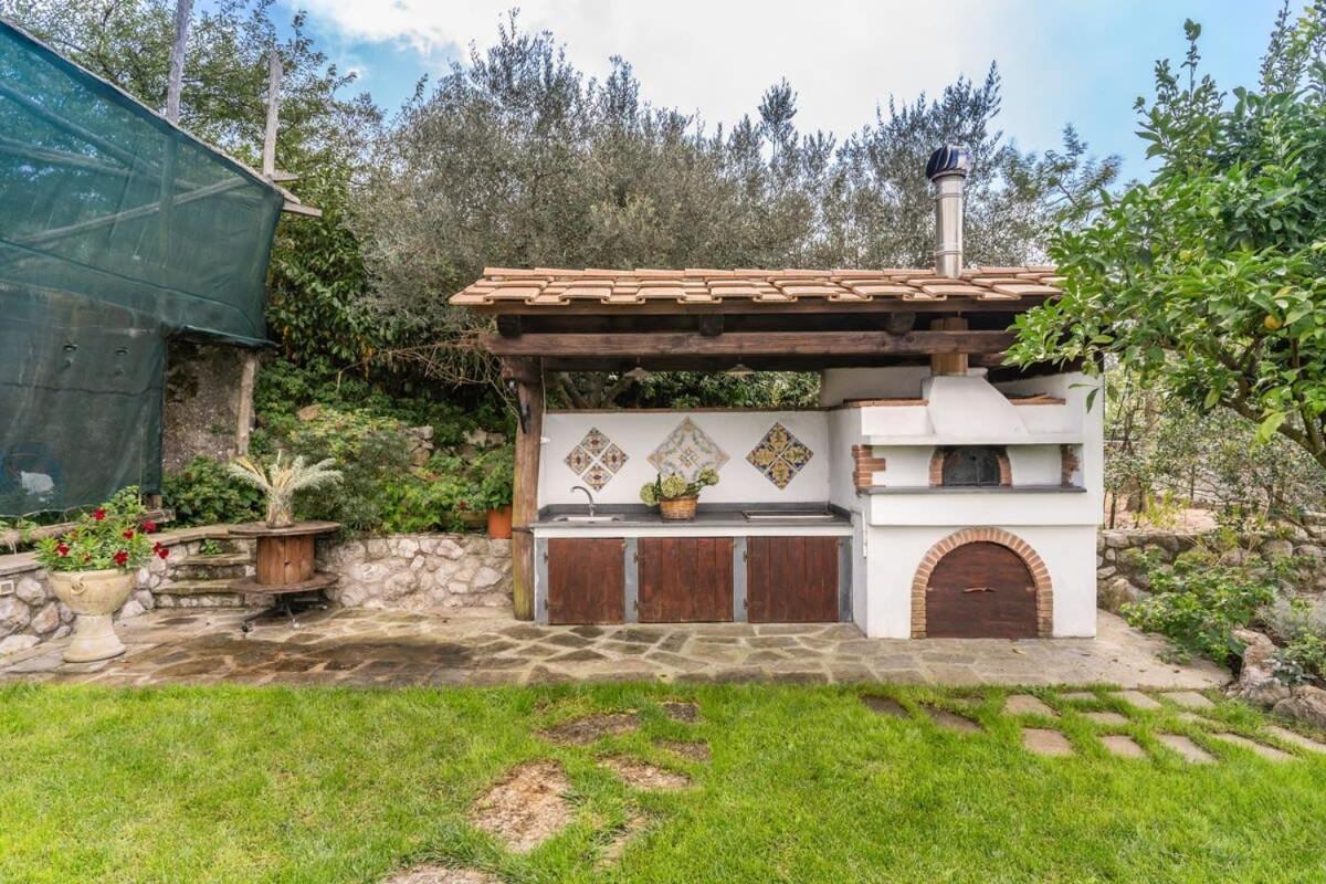 Villa Mimosa Rustic Elegance Views & Pool マッサ・ルブレンセ エクステリア 写真
